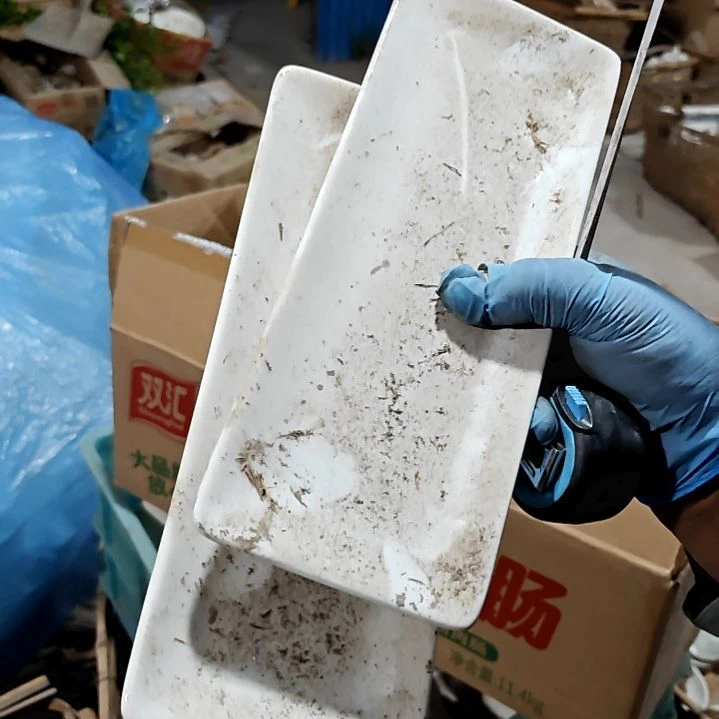 摆件盘子碗茶壶啥都有