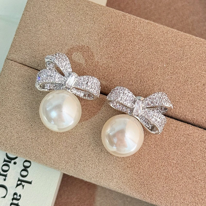 铜合金仿珍珠耳饰 小众设计感蝴蝶结轻奢高级气质百搭耳钉女2033