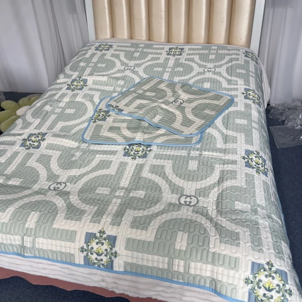 小华约180*200绿色GG欧花乳胶床垫三件套