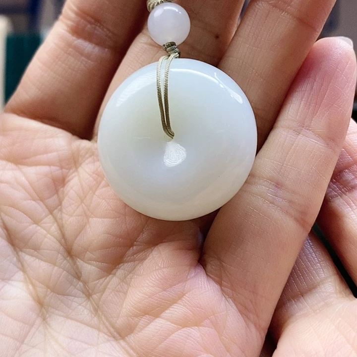 【闪购商品】颈饰未镶嵌和田玉