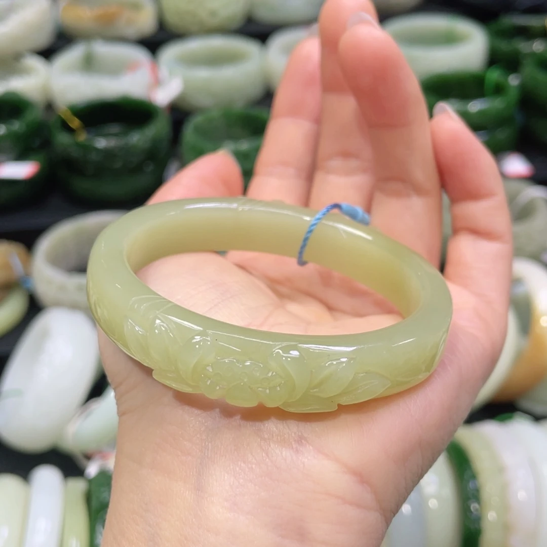 未镶嵌手镯（贵妃镯）和田玉28