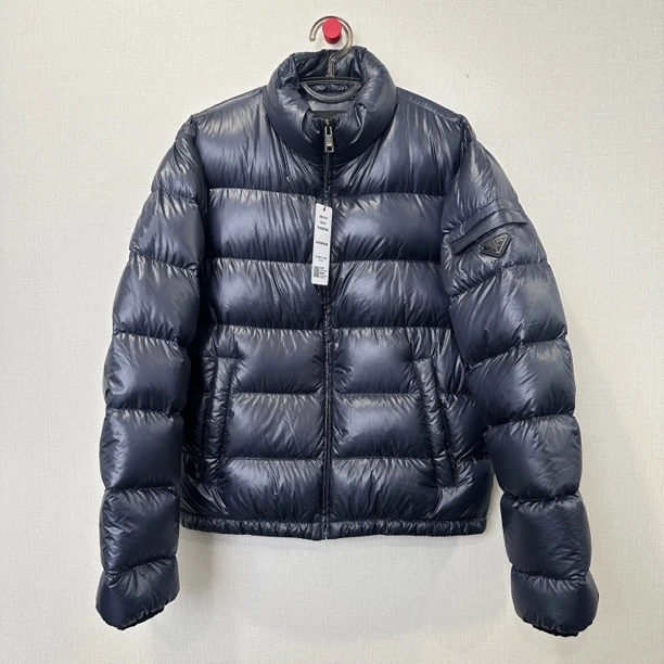 99新 Prada/普拉达 三角标羽绒服 尺码：50  11601