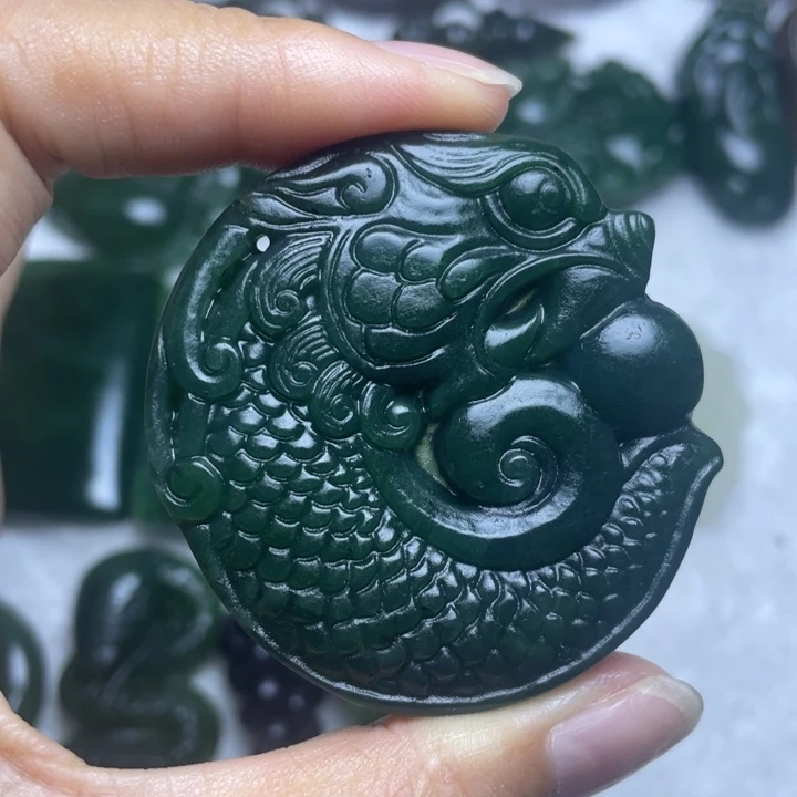 和田玉（碧玉）未镶嵌颈饰