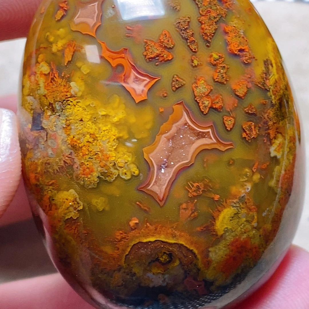 玛瑙/玉髓颈饰未镶嵌月**泉