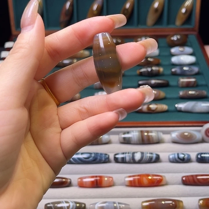 玛瑙/玉髓未镶嵌吊坠(赠链)