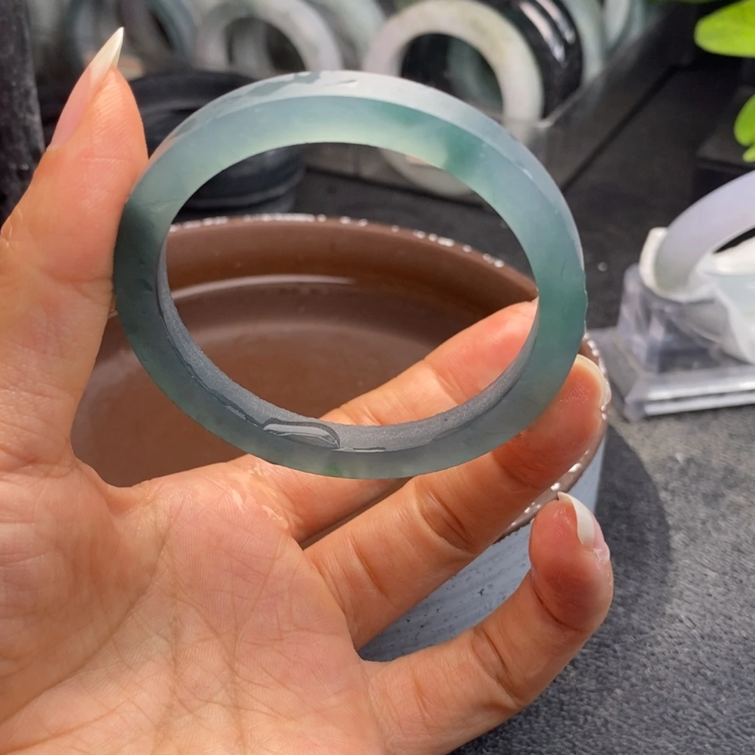 双***生定制翡翠未镶嵌53卡镯