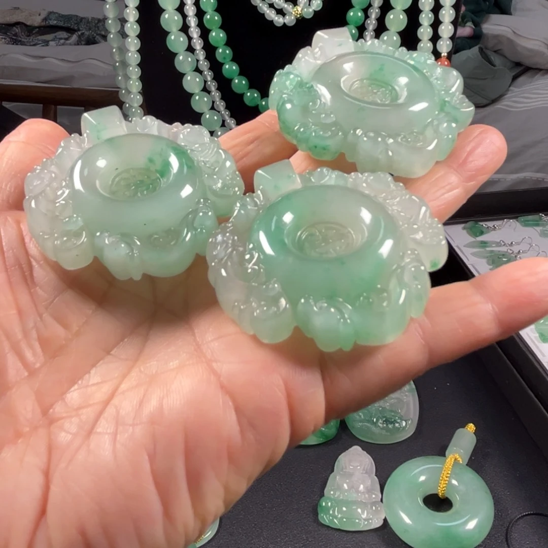 石英质玉颈饰合金霸*