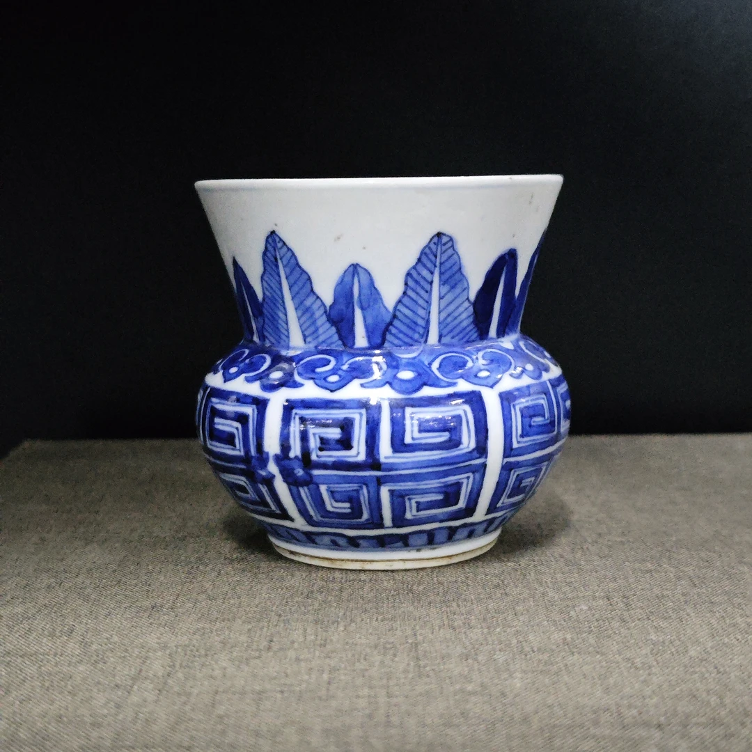 17 86 清晚期 青花饕餮纹渣斗-4080102