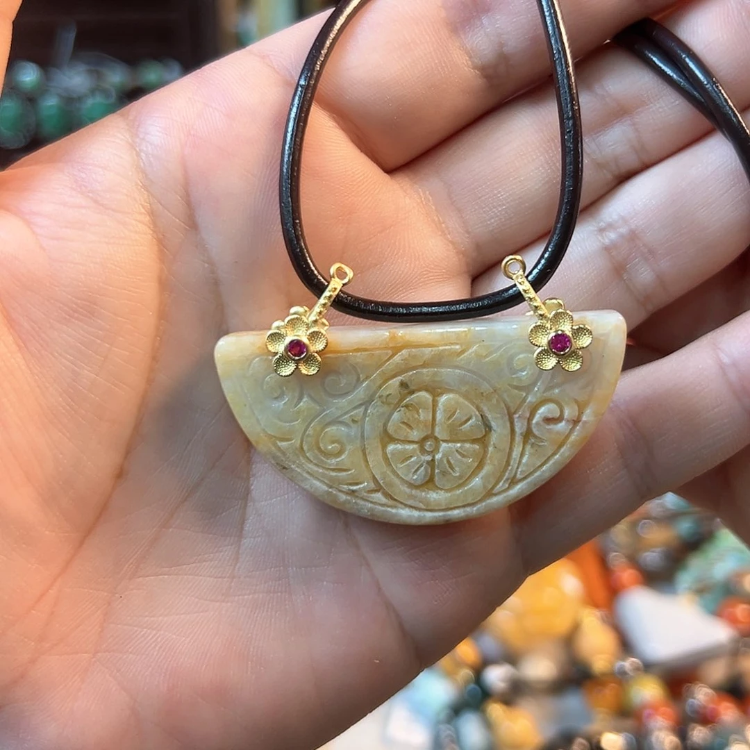 翡翠颈饰未镶嵌吊坠