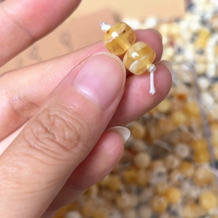 蜜蜡未镶嵌裸石8.5mm一对