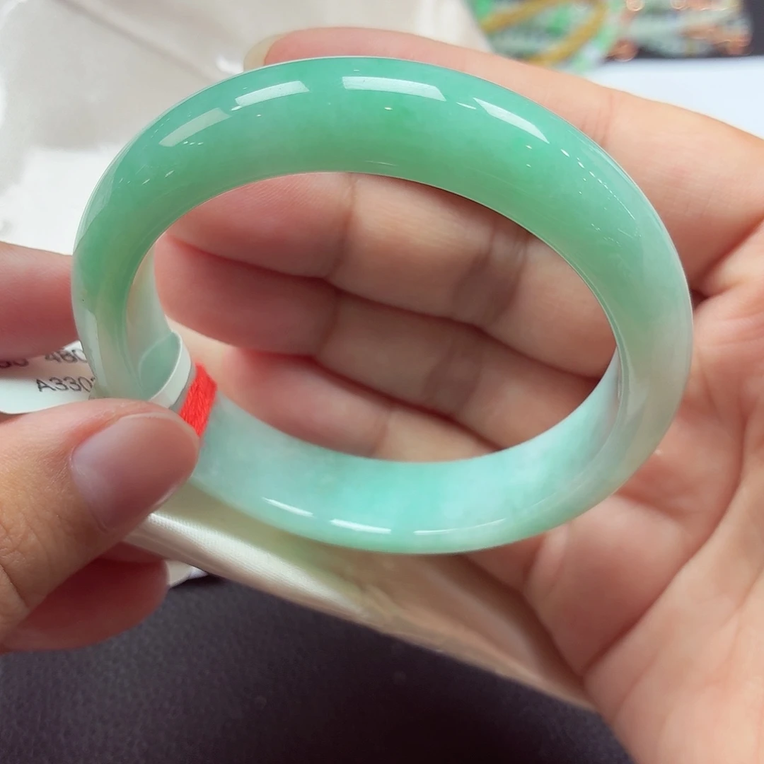 翡翠未镶嵌手镯天然缅甸A货翡翠（完美）