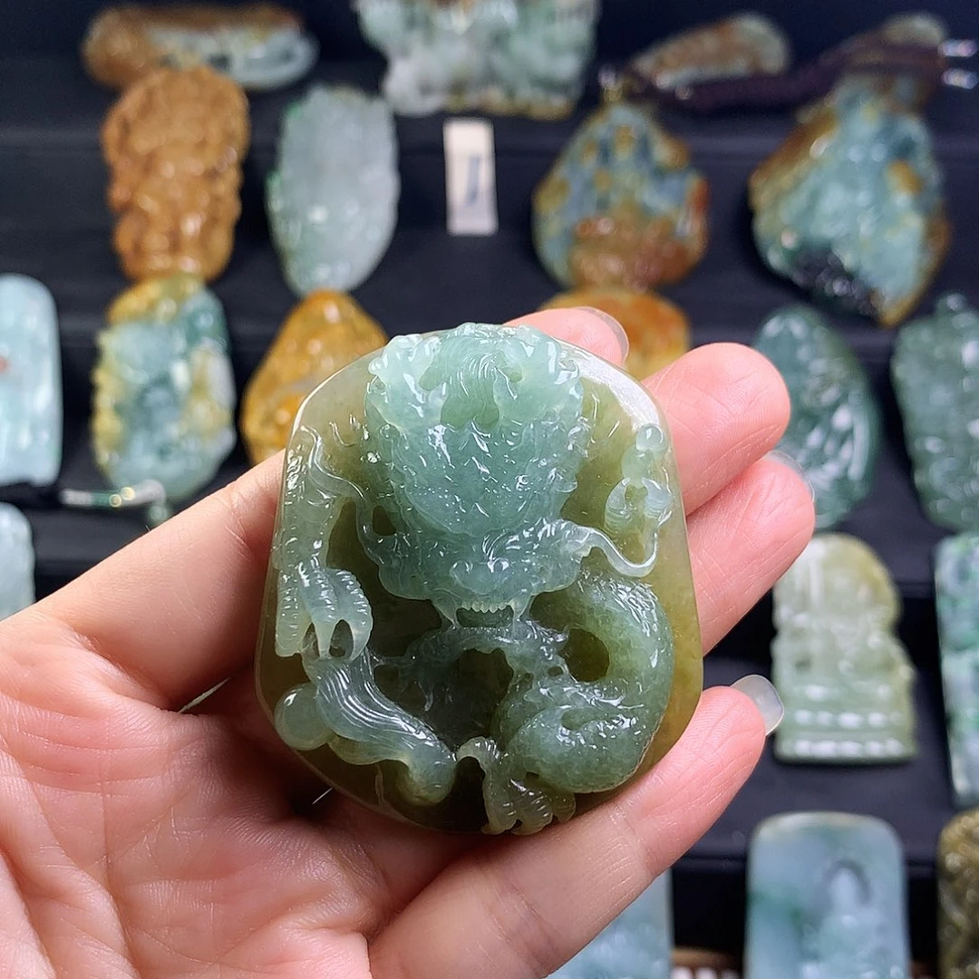 扳***手翡翠未镶嵌颈饰挂件