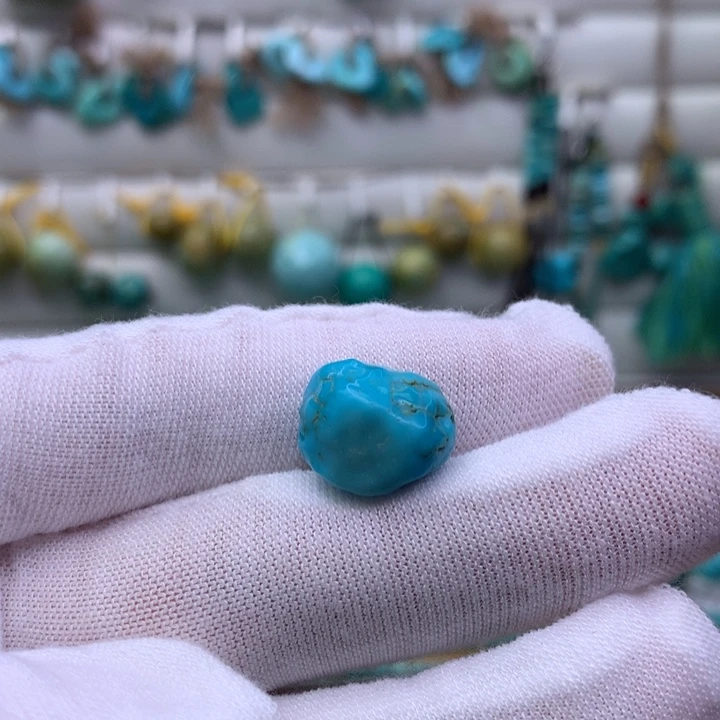 绿松石未镶嵌原矿