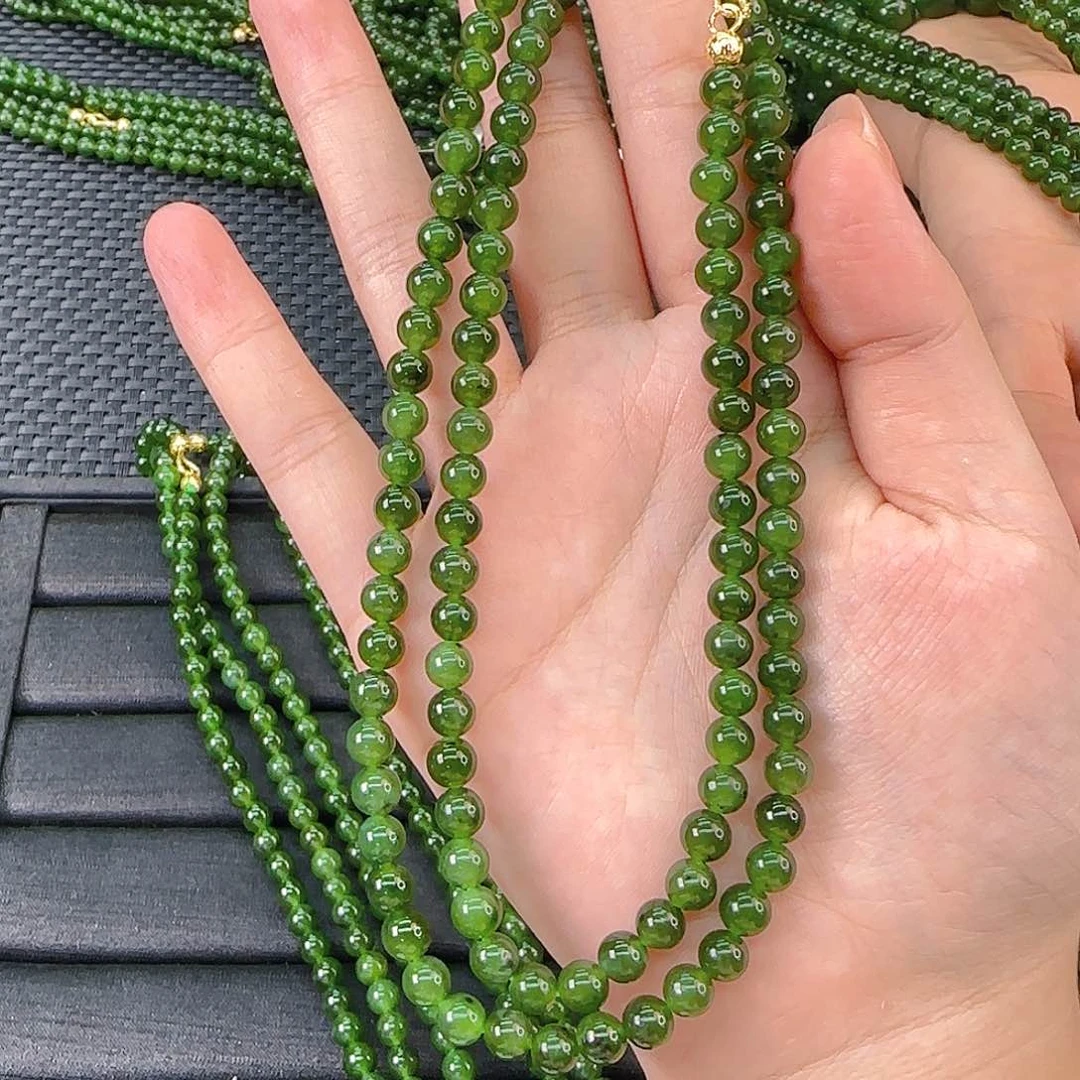 颈饰未镶嵌和田玉卡6 108碧玉