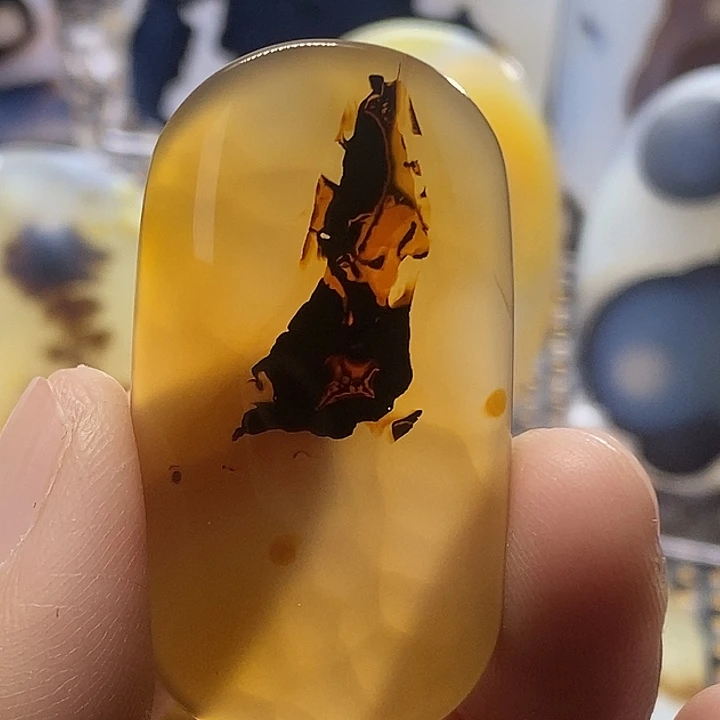 未镶嵌颈饰玛瑙/玉髓林*红