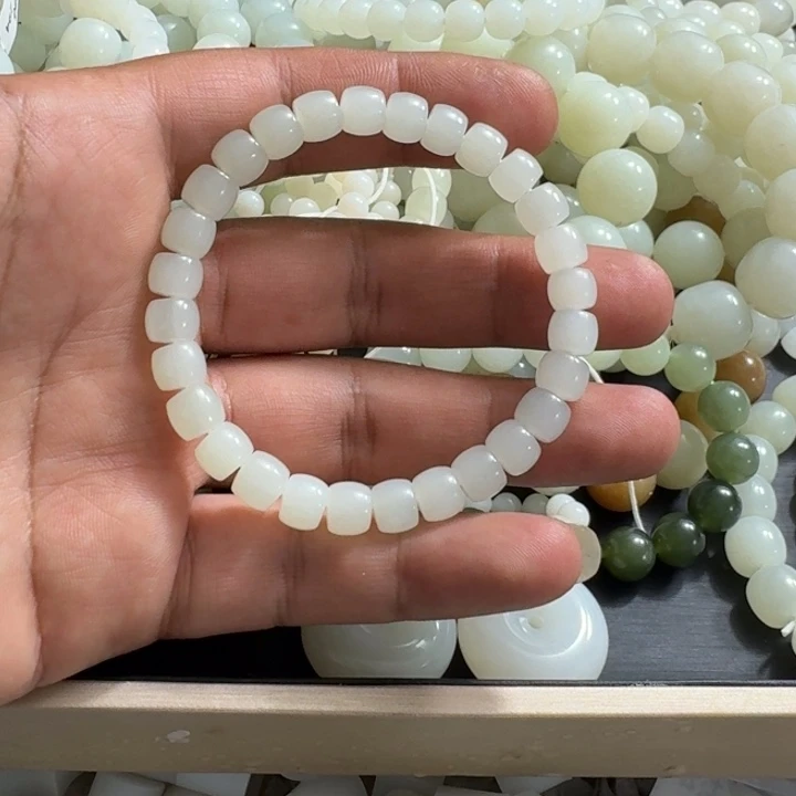 菜****和田玉未镶嵌手链7/8直切