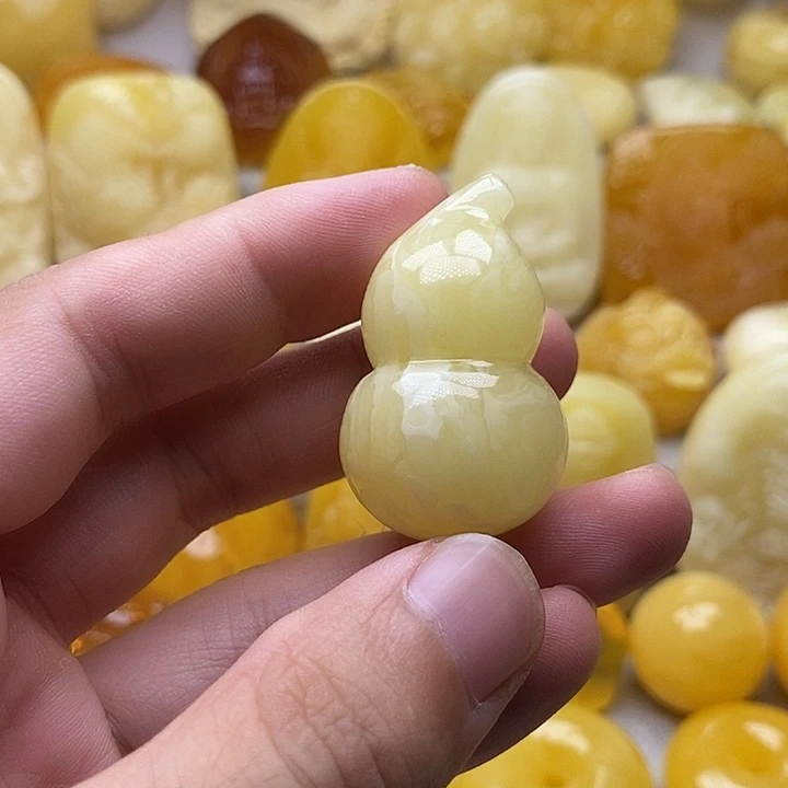 琥珀颈饰未镶嵌琥珀蜜蜡吊坠