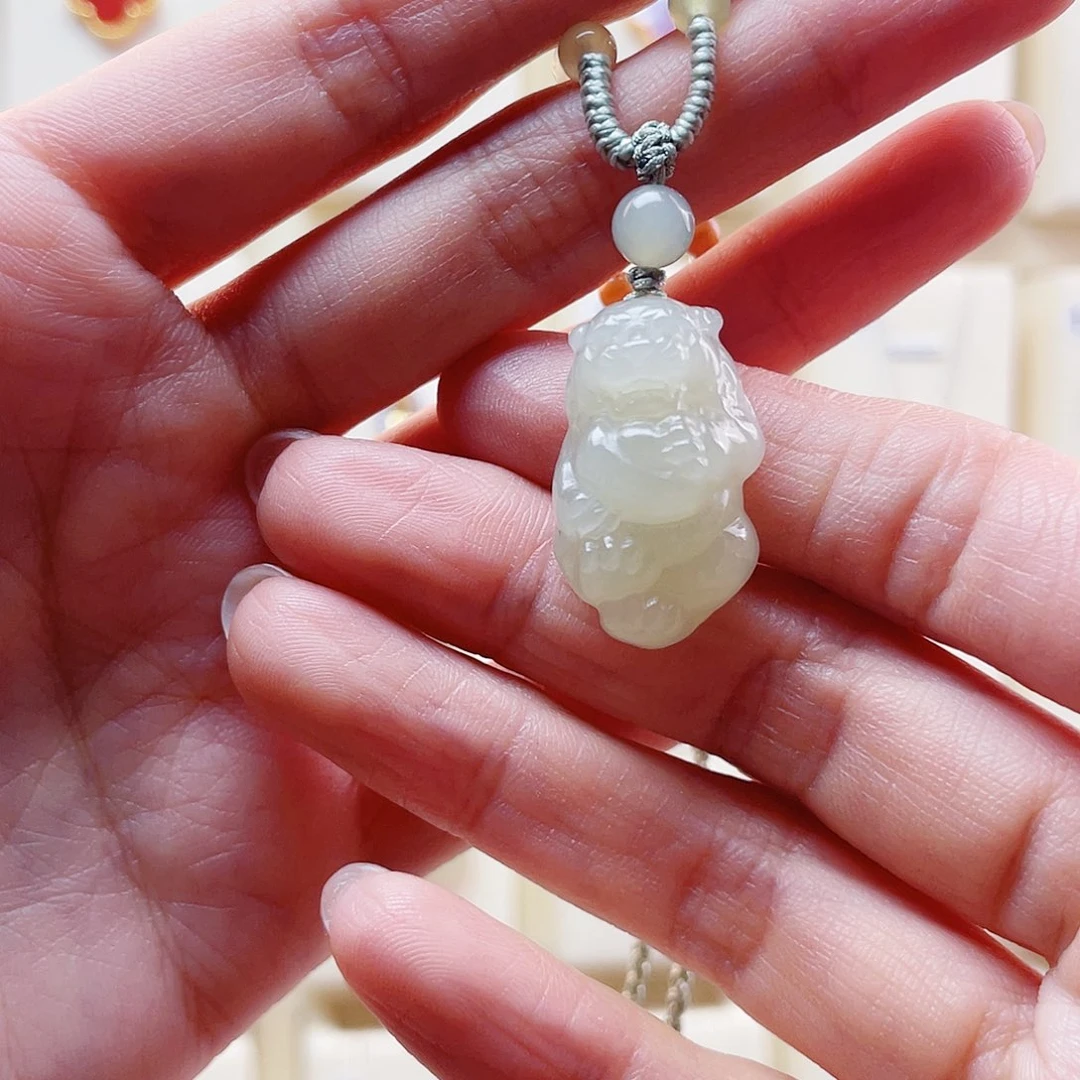 左****和田玉未镶嵌吊坠(赠链)