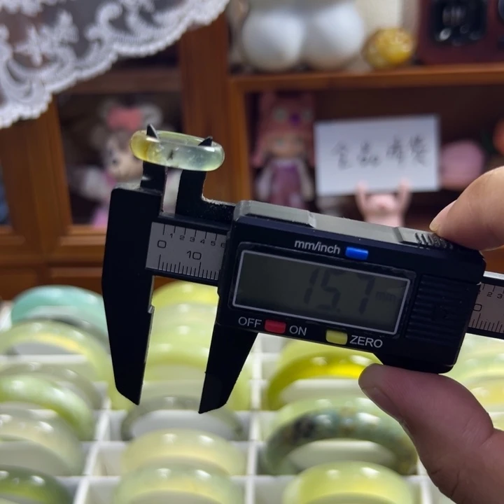 蛇纹石玉未镶嵌手镯406