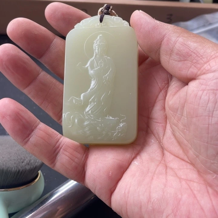 玉黄色御龙观音吊坠