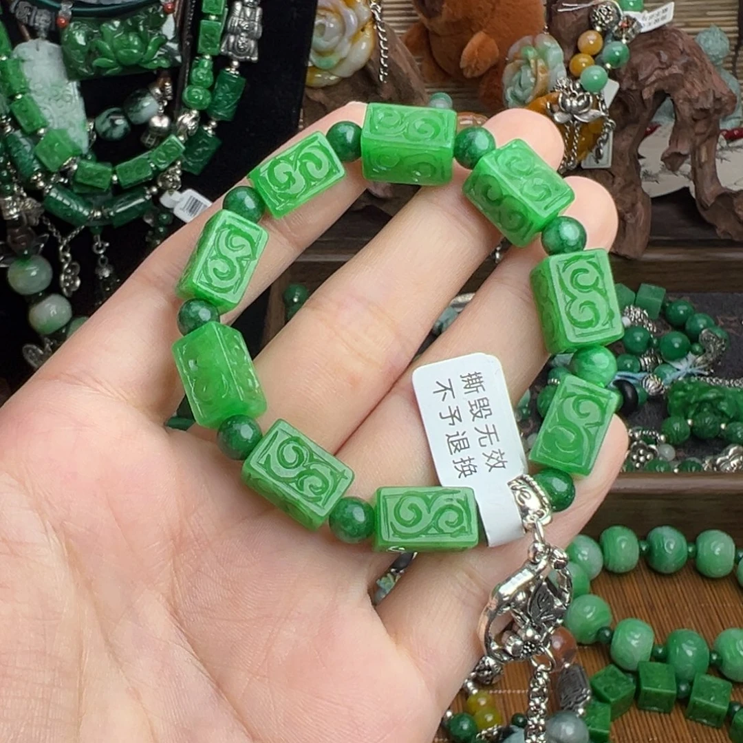 美****翡翠未镶嵌颈饰吊坠