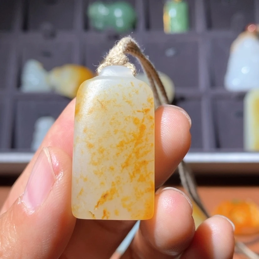 【闪购商品】颈饰未镶嵌和田玉