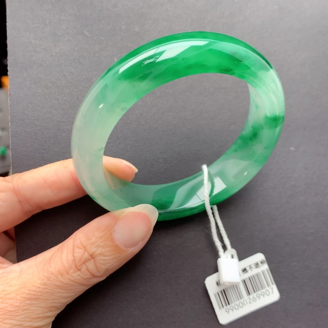 未镶嵌手镯石英质玉