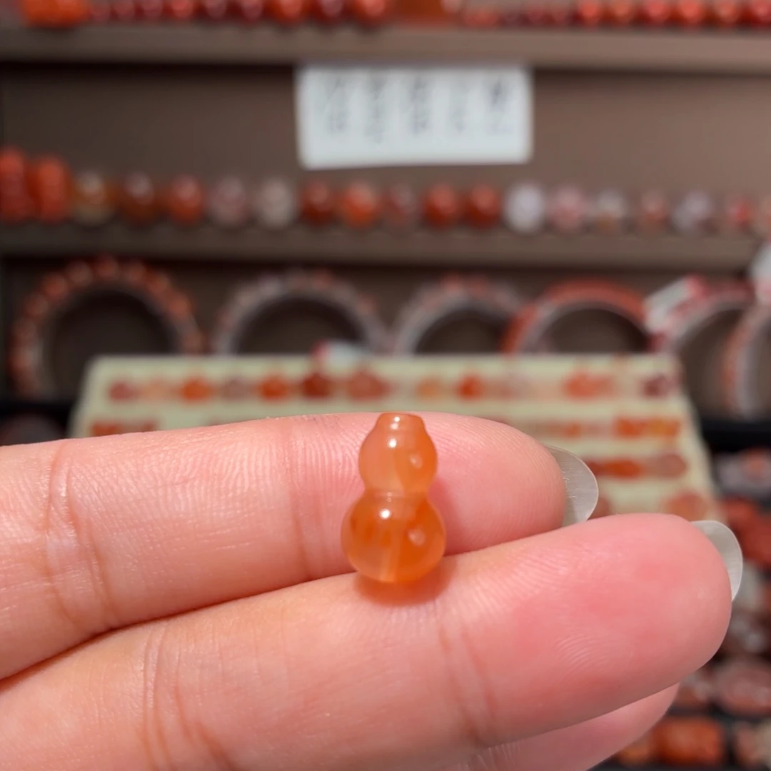 南红玛瑙未镶嵌川料通孔葫芦