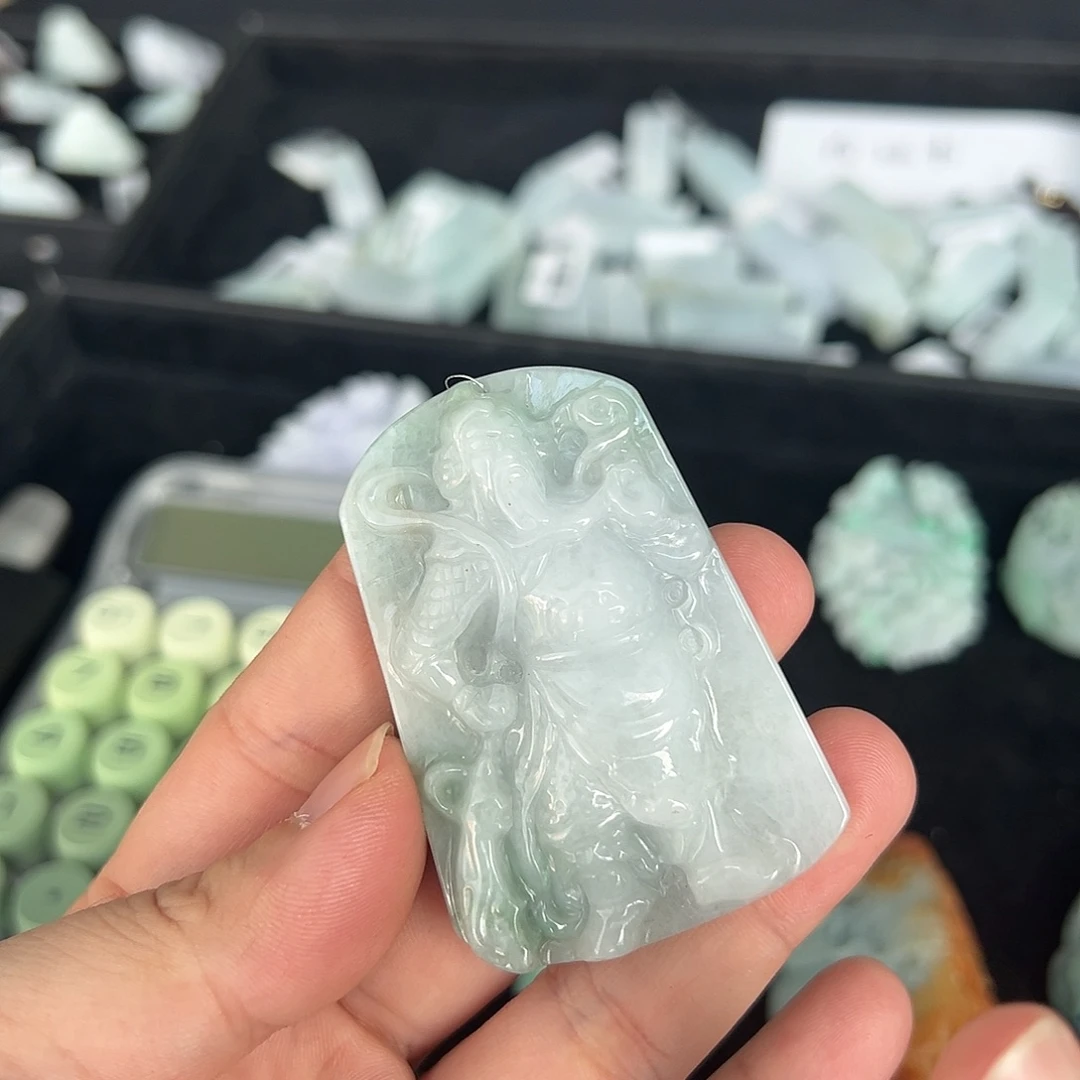 翡翠未镶嵌颈饰二爷