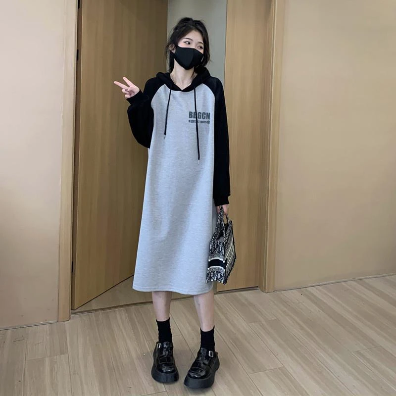 早春长款卫衣裙女春秋季新款大码宽松连帽休闲长裙长袖过膝连衣裙