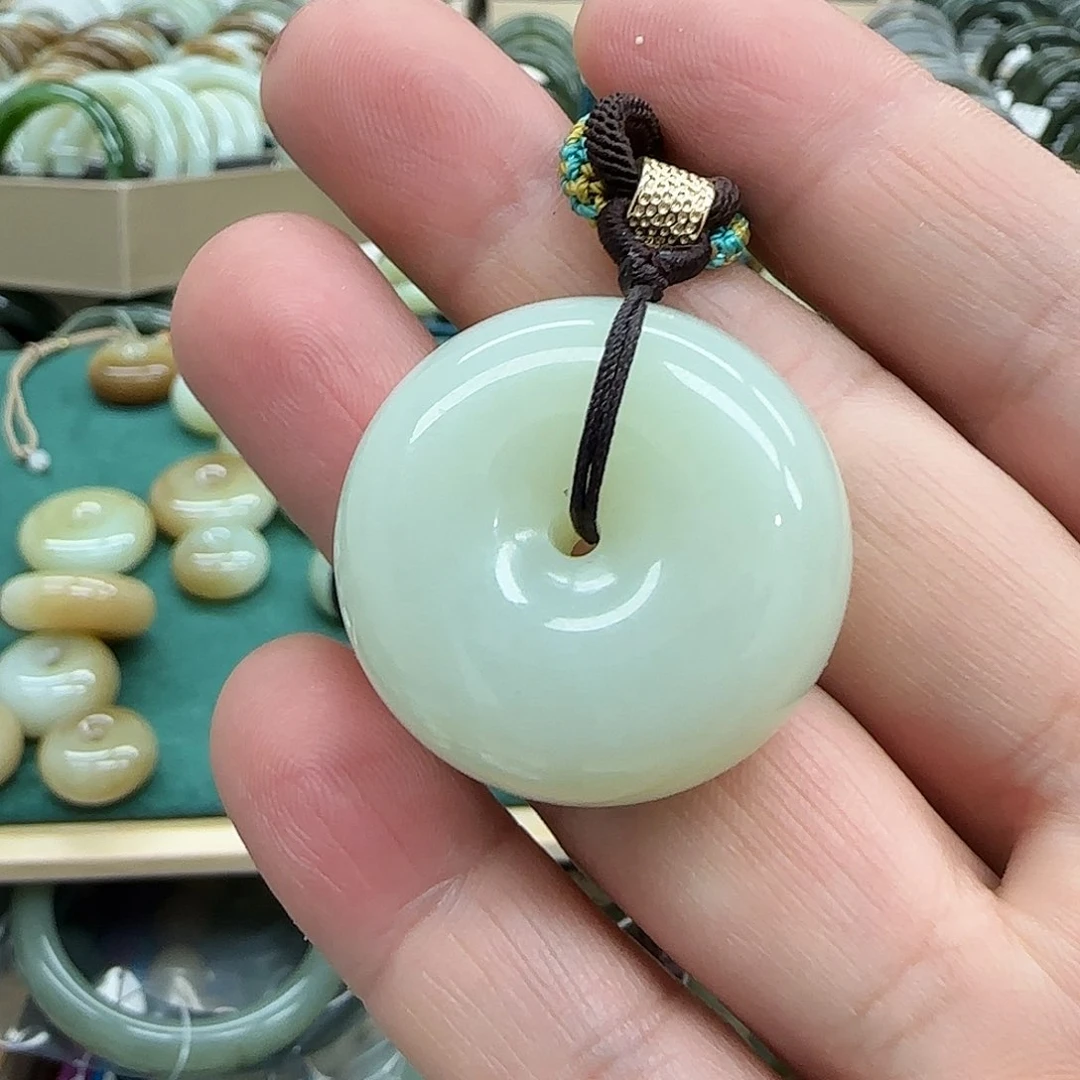 和田玉手镯未镶嵌林*妹