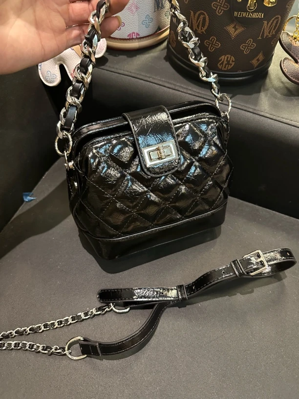 【颜谨家新款】韩版纯色一体式车缝线耐刮斜挎包单肩圆筒春日慢人风