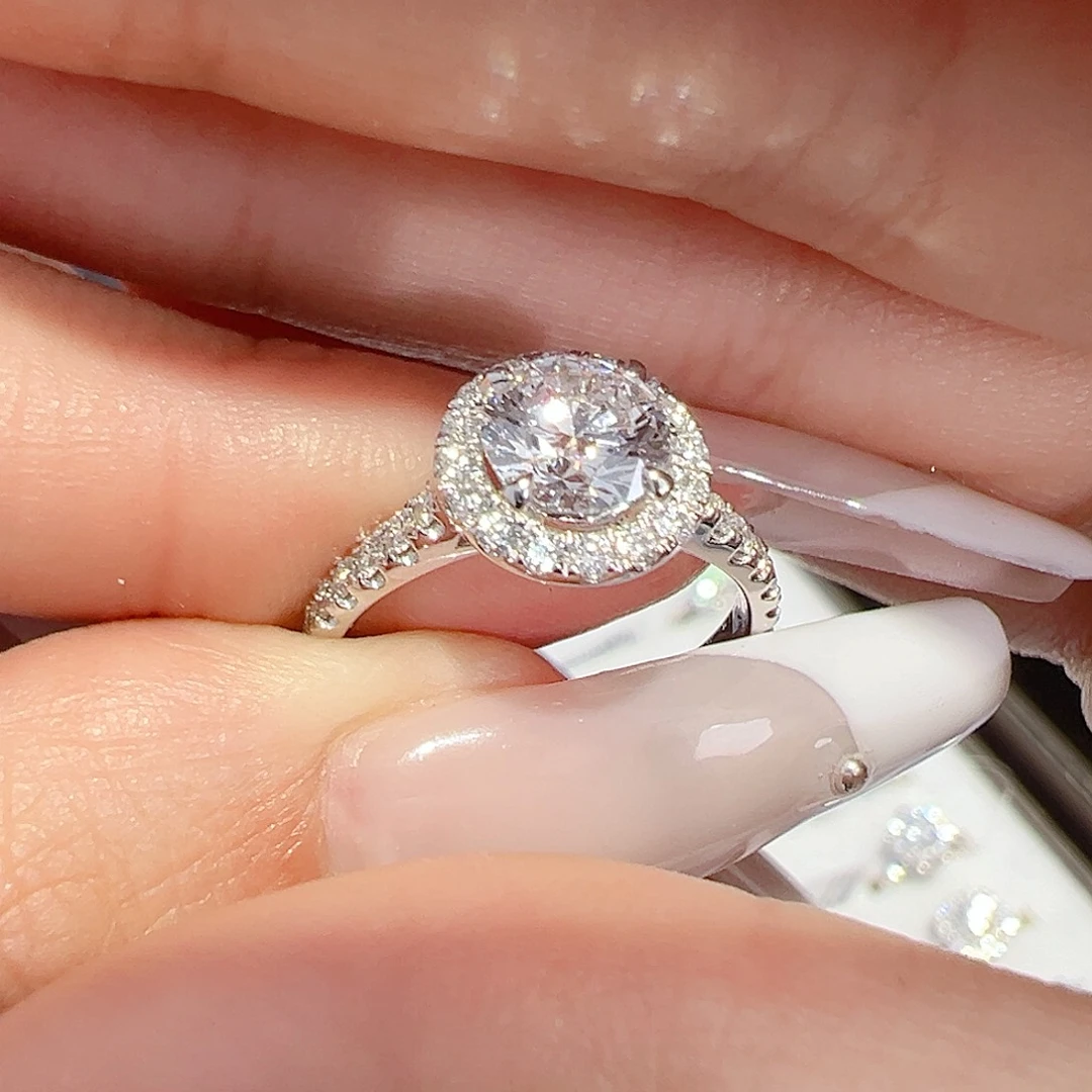 实验室培育钻石18K金镶嵌1.019ct 13圈