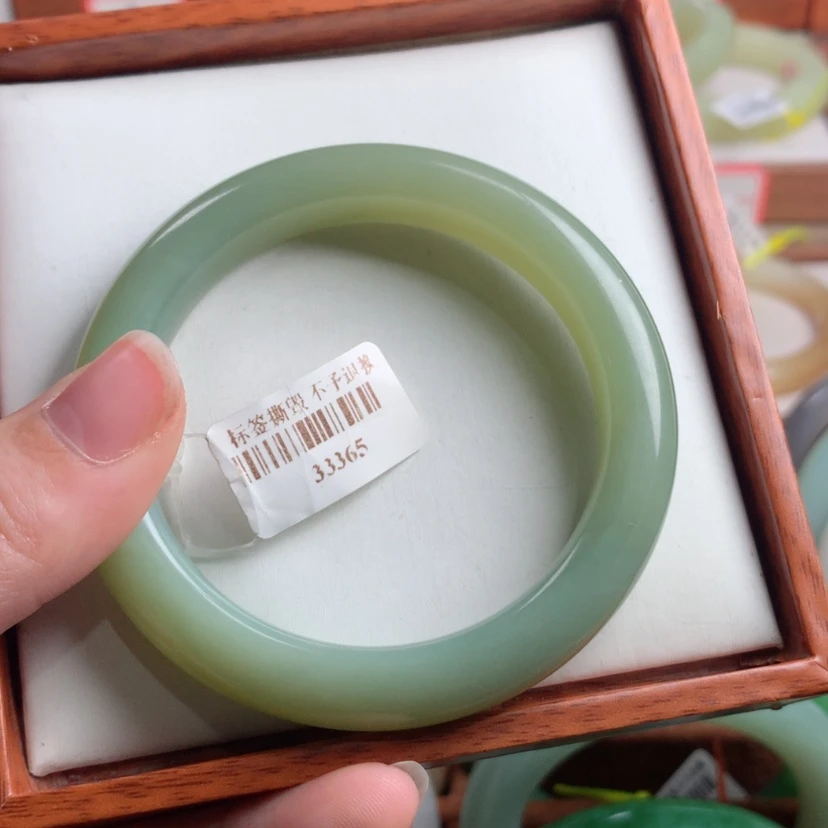 【闪购商品】和田玉手镯未镶嵌