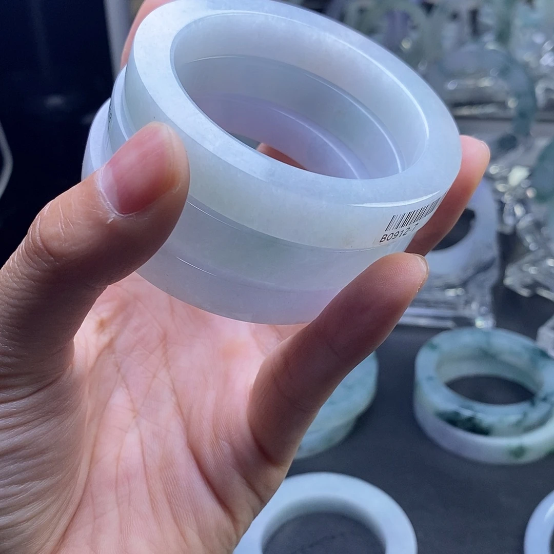 小***美未镶嵌毛胚定制翡翠发一个