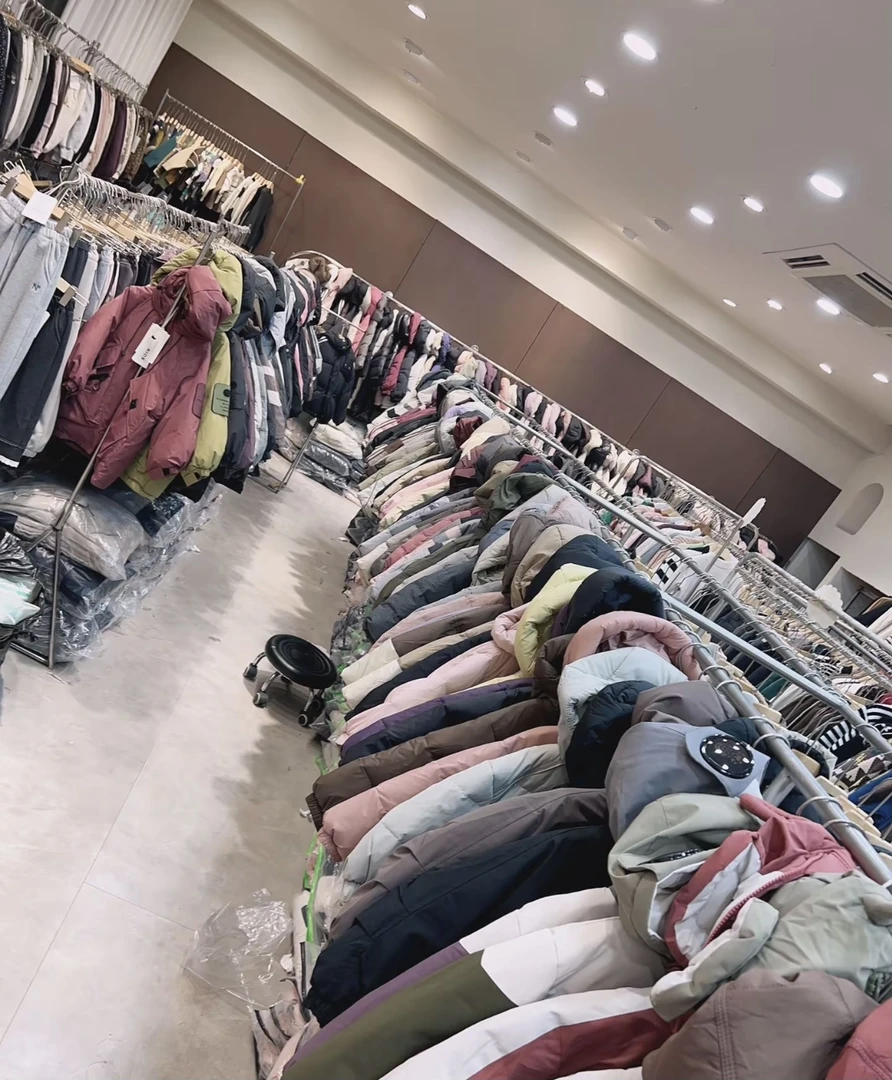 006号冬款上新轻奢小众男宝女宝中性款连帽羽绒服