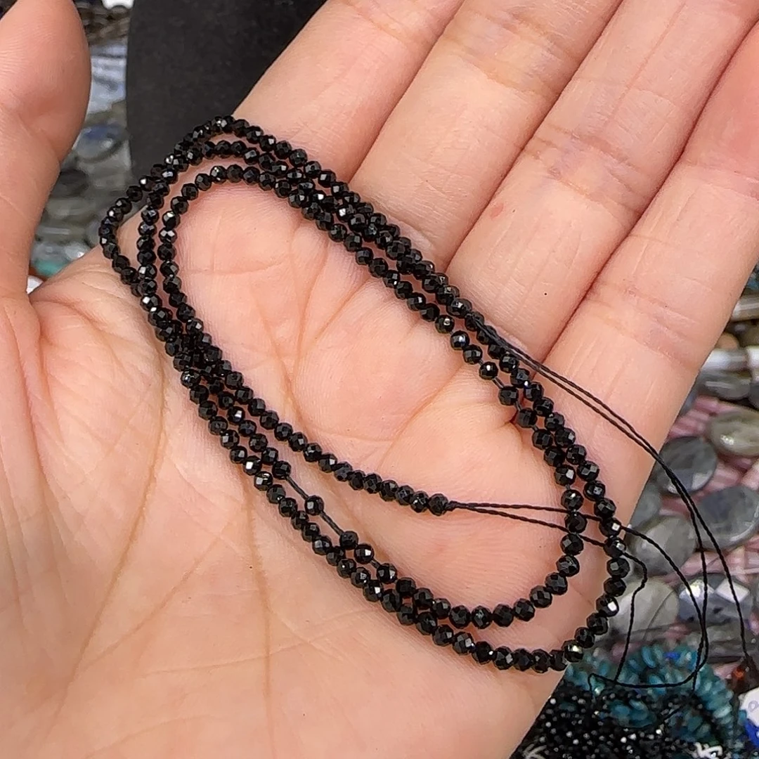 玛瑙/玉髓合金珠宝半成品切面黑尖晶1.8mm一条