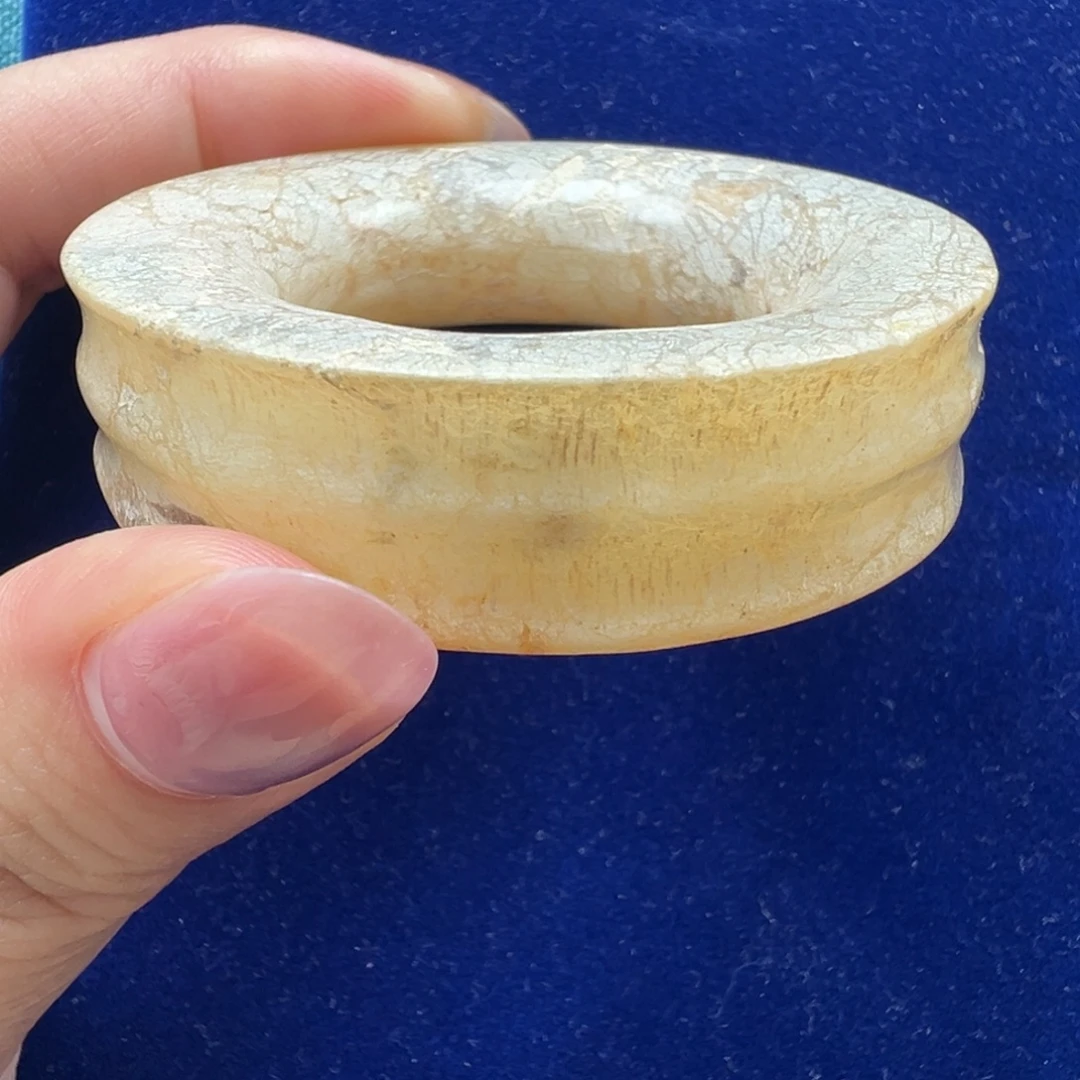 石英质玉未镶嵌颈饰