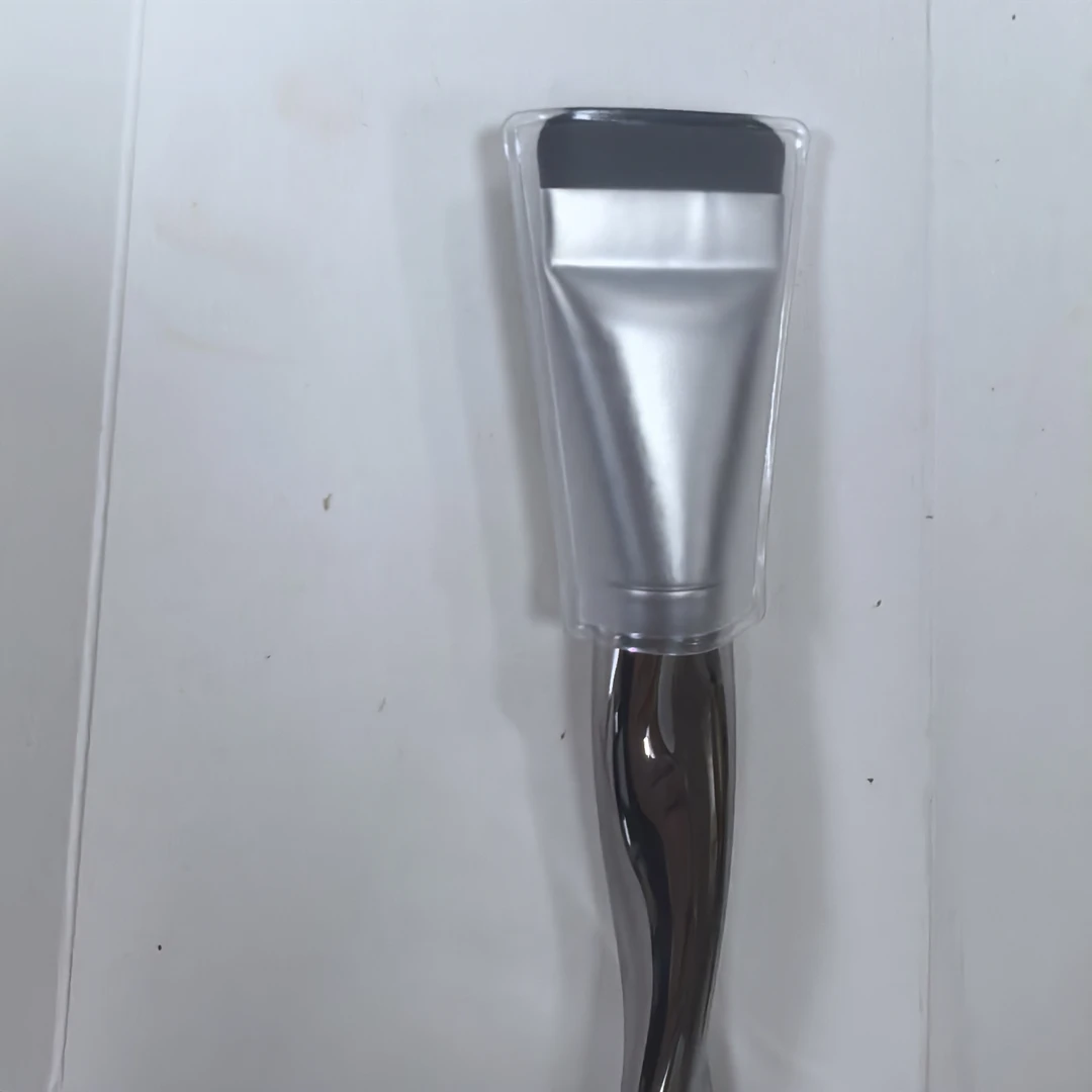 B0114 丝滑粉底刷