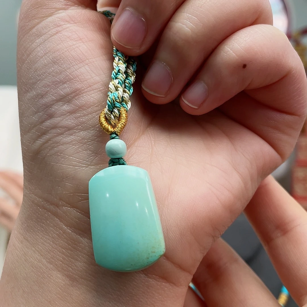 绿松石颈饰未镶嵌