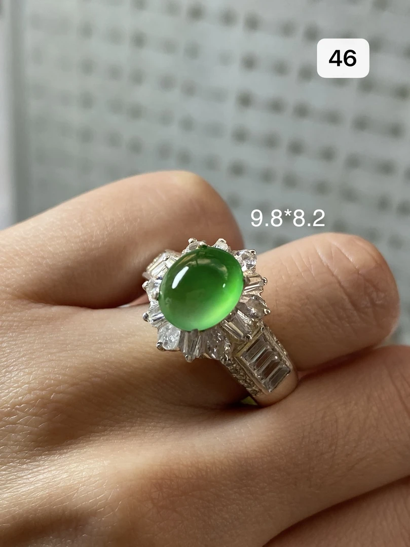 缅甸天然翡翠A货铜托镶嵌