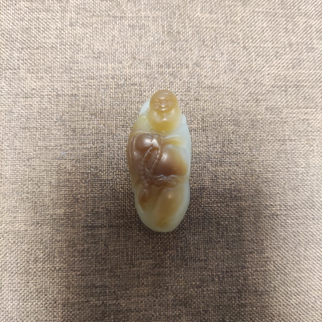 天然和田玉糖白玉糖色巧雕佛公吊坠油性好古风经典精雕精美俏色