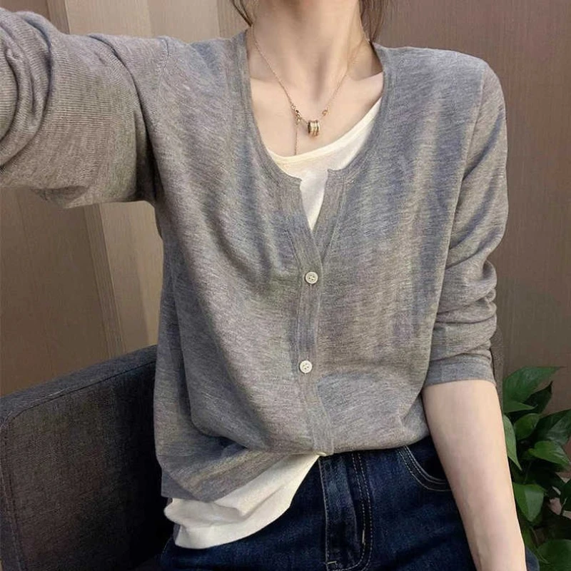 春秋哺乳上衣假两件哺乳装外出辣妈款长袖开衫显瘦洋气针织衫打底