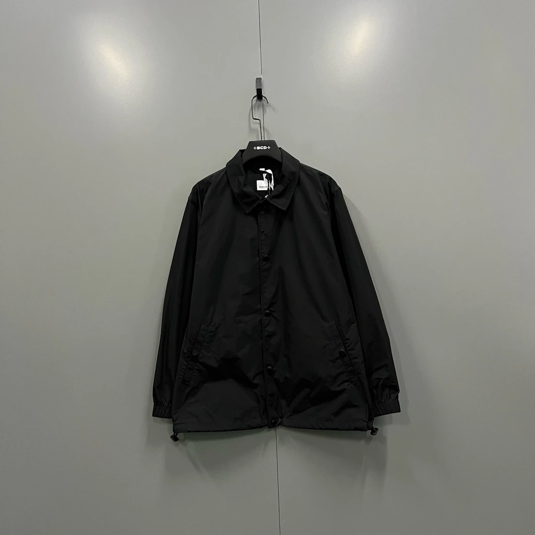 未使用 BURBERRY/博柏利 （ll）背后图案印花夹克 52码/全新019456