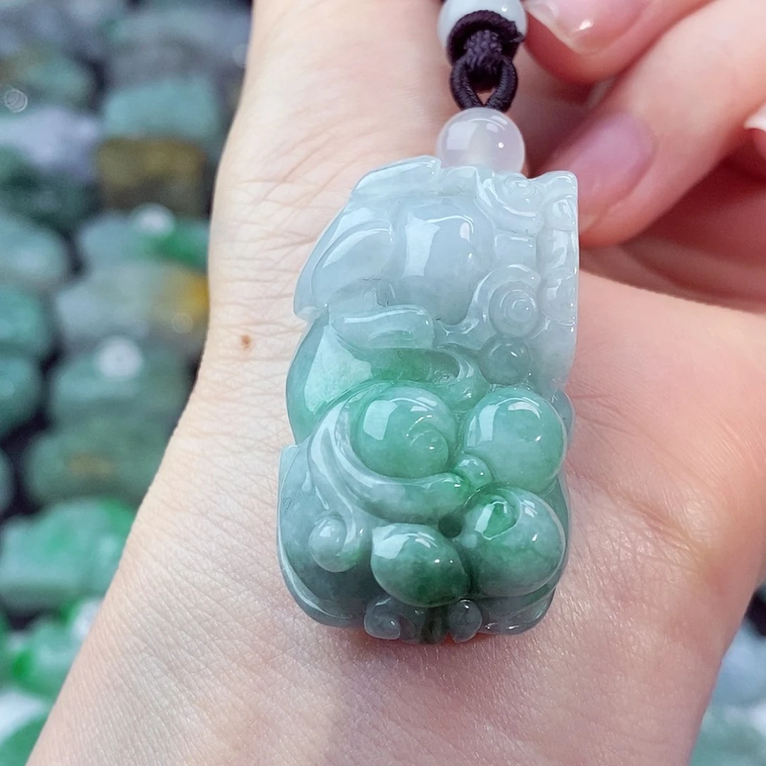 颈饰未镶嵌翡翠天然