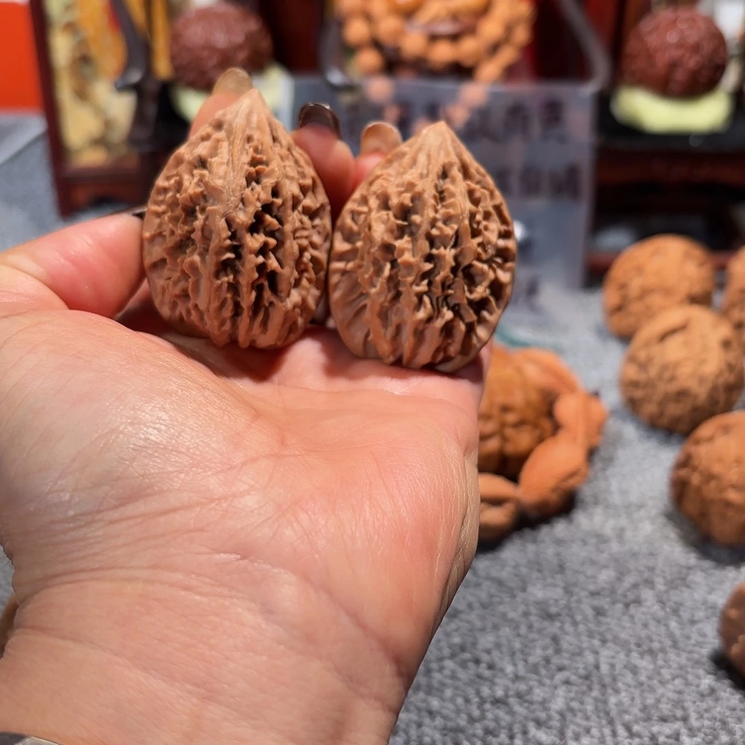 核桃文玩核桃招财鼠一对35