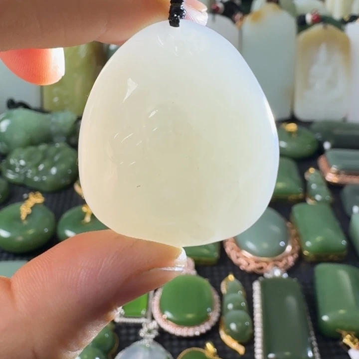 颈饰未镶嵌和田玉白玉吊坠佛公
