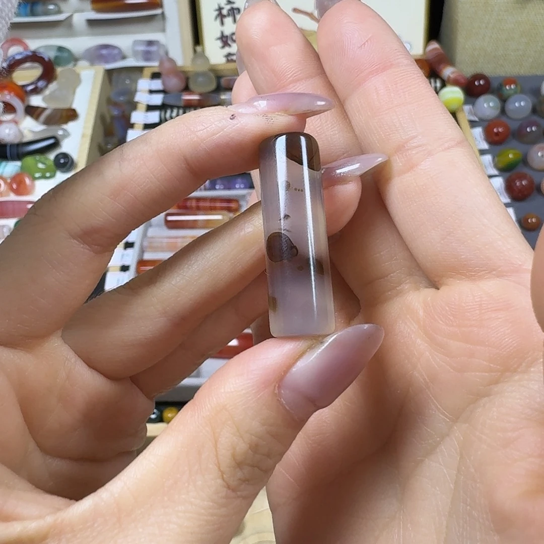 小***灰玛瑙/玉髓未镶嵌颈饰