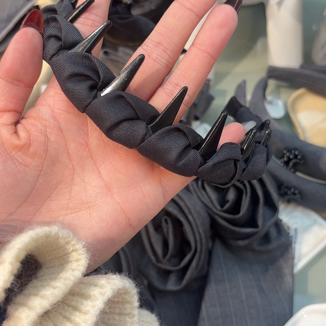 布艺非金属深灰色