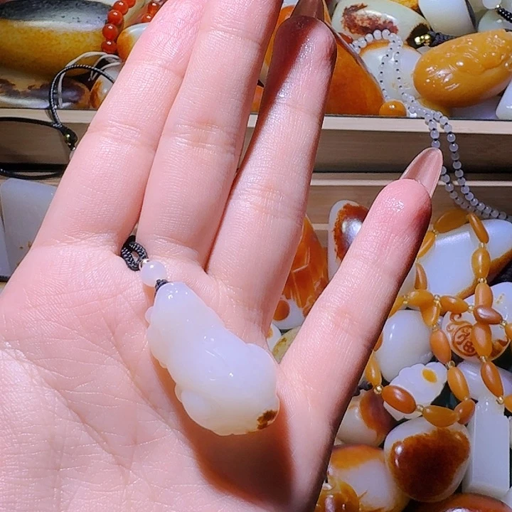 和田玉挂件未镶嵌天**久